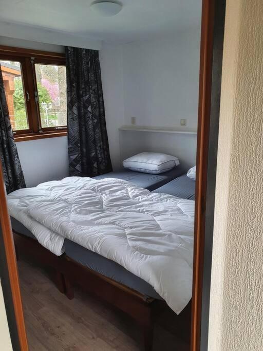 Cozy Chalet For 4 Veluwe プッテン エクステリア 写真