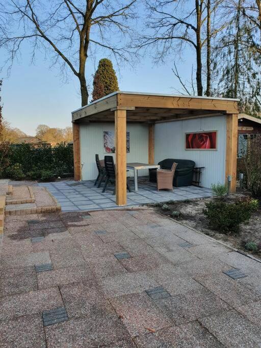 Cozy Chalet For 4 Veluwe プッテン エクステリア 写真